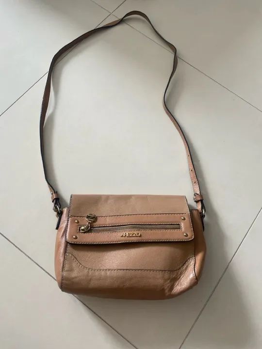 Bolsa bege com alça tiracolo - Arezzo