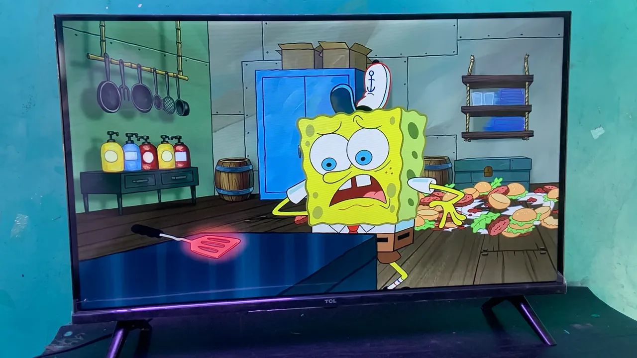 TV ANDROID TCL 32 POLEGADAS BORDA INFINITA SEMI NOVA  - Foto 3