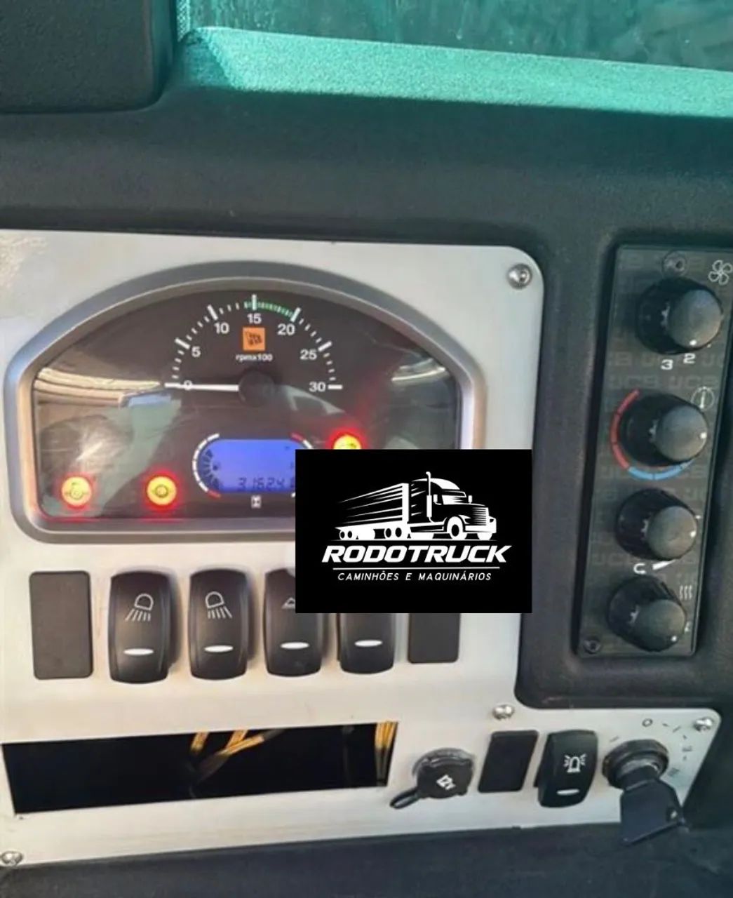 Retroescavadeira JBC 3CX 2017 - Foto 2