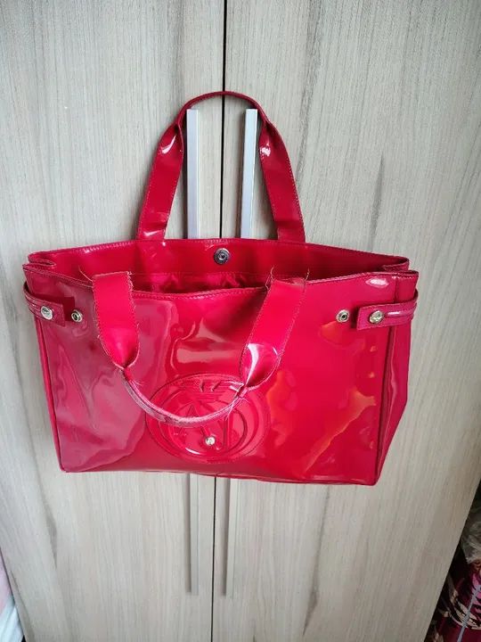Bolsa de cor vermelha da Armani jeans... - Foto 2