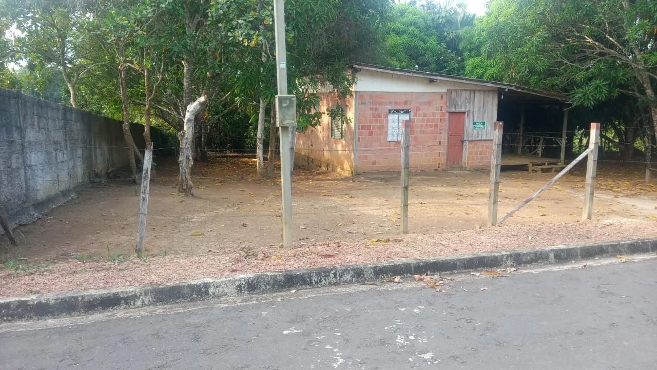 Vende-se Casa com terreno