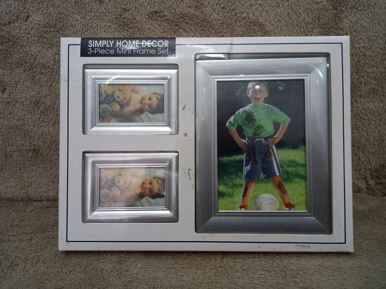 Kit com 3 porta-retratos em alumínio!<br>