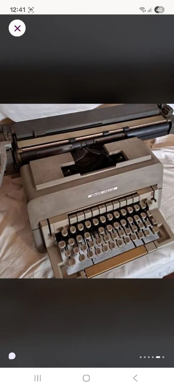 Máquina de escrever Olivetti 