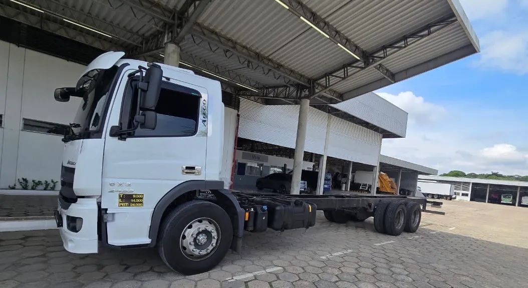 Vendo Atego 2433 - Foto 9