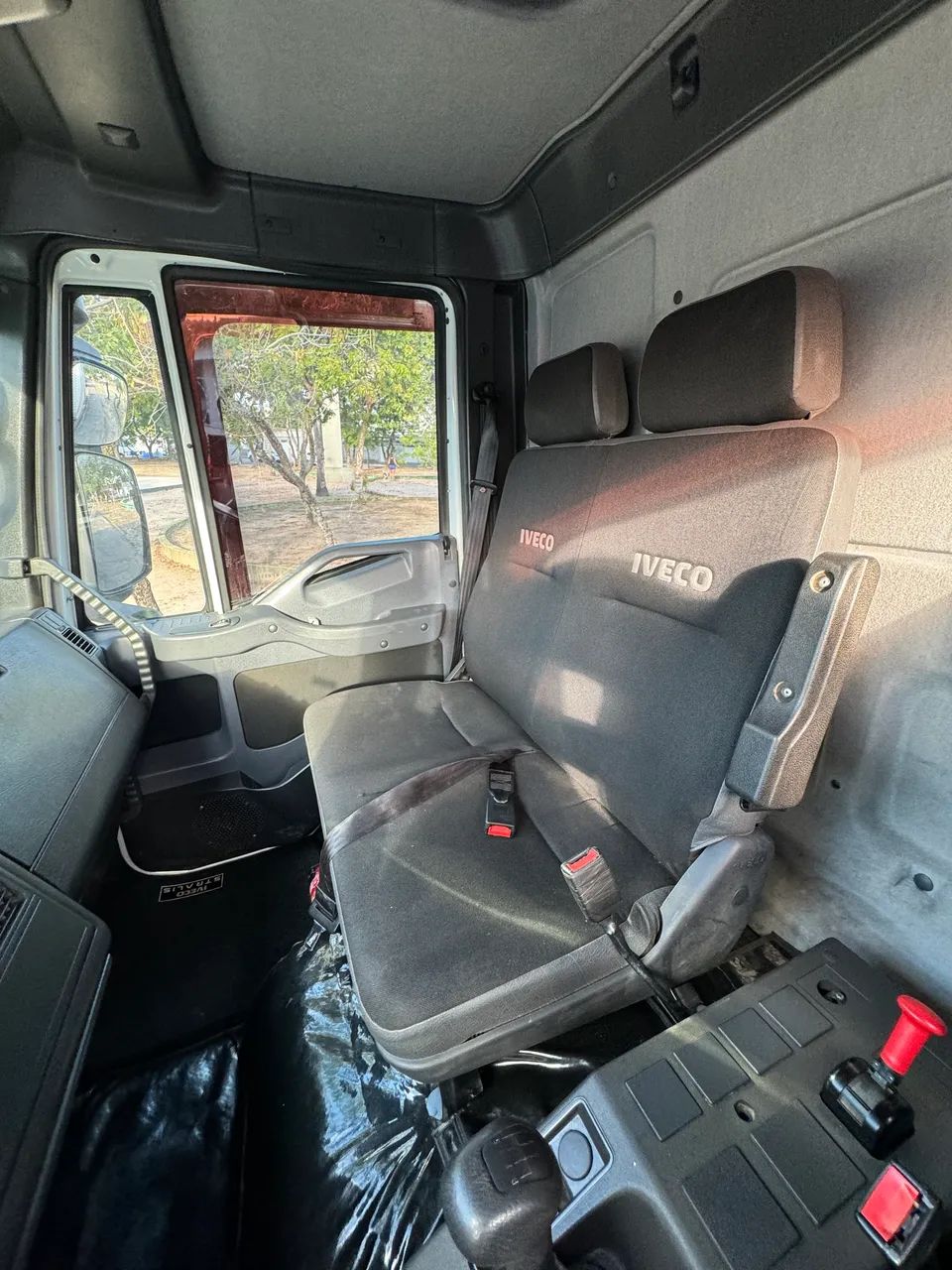 IVECO 170e21 ? BAÚ 2023 - Foto 11
