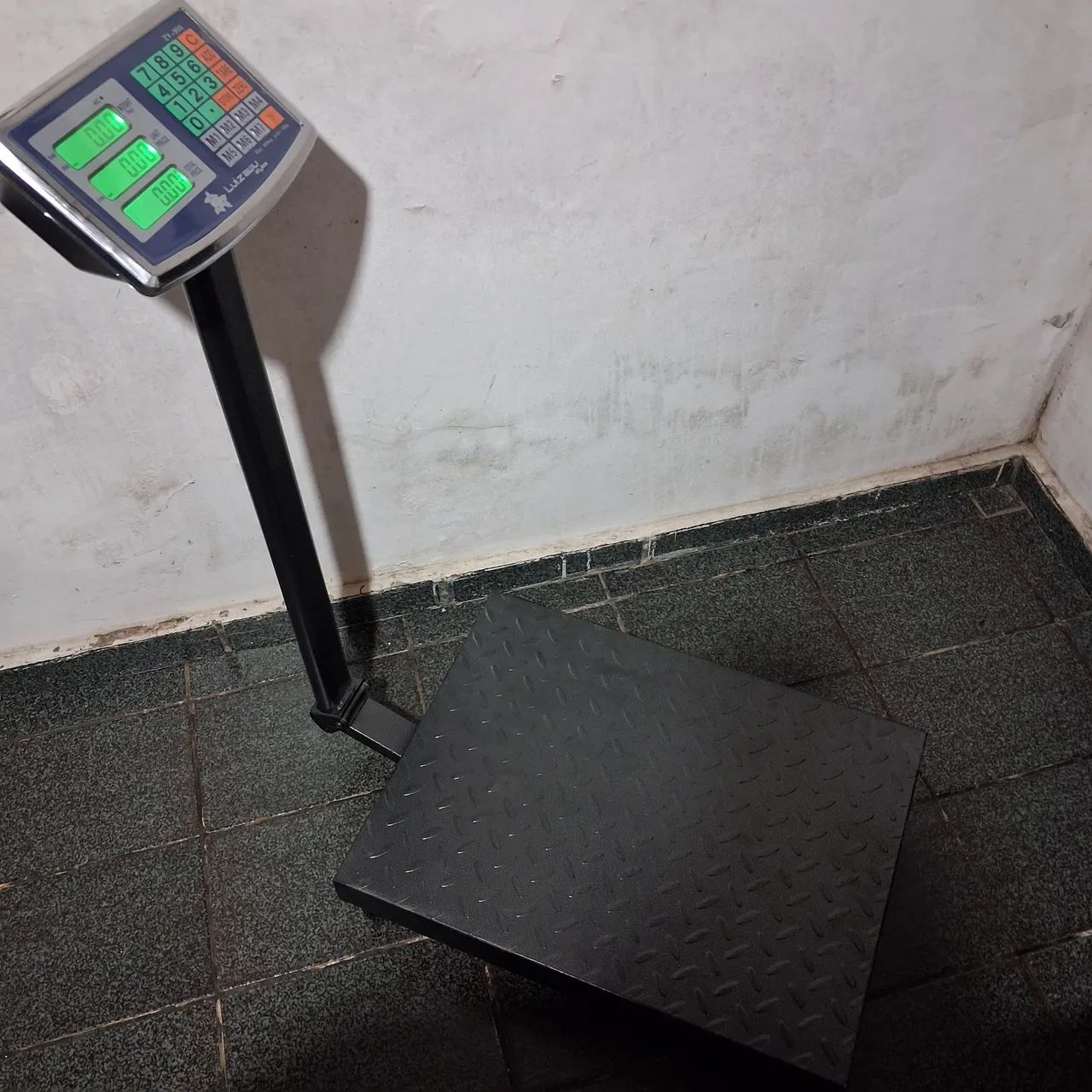 Balança  digital  600kg. - Foto 4