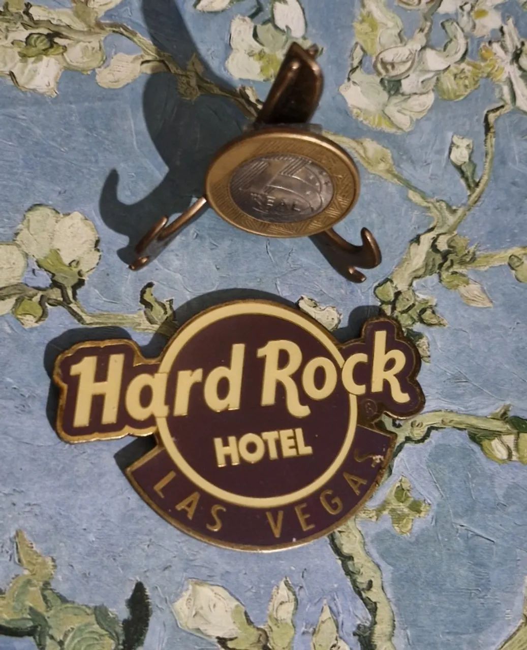 Ímã de geladeira de metal, 7cm, do Hard Rock HOTEL (Las Vegas).Original.