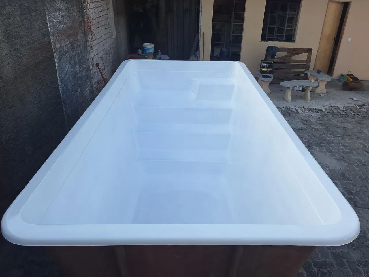 Piscina de fibra de 4 mts para seu lazer! R$ 9.490 a vista ou no cartão com juros da op