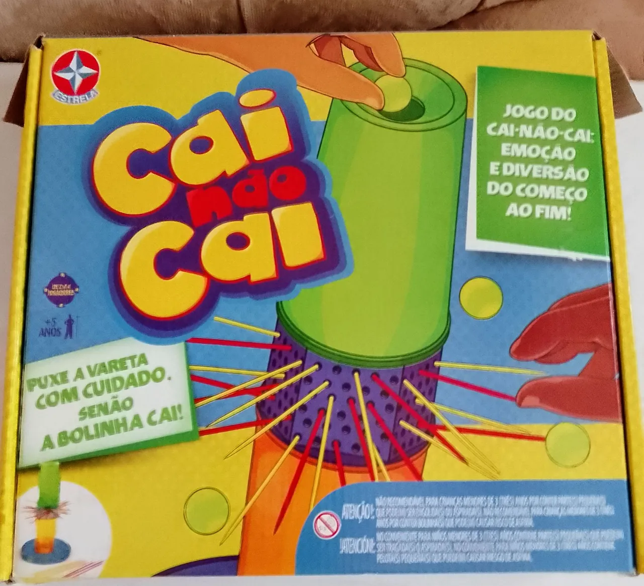 Jogo de Tabuleiro Cai não Cai - Diversão garantida!