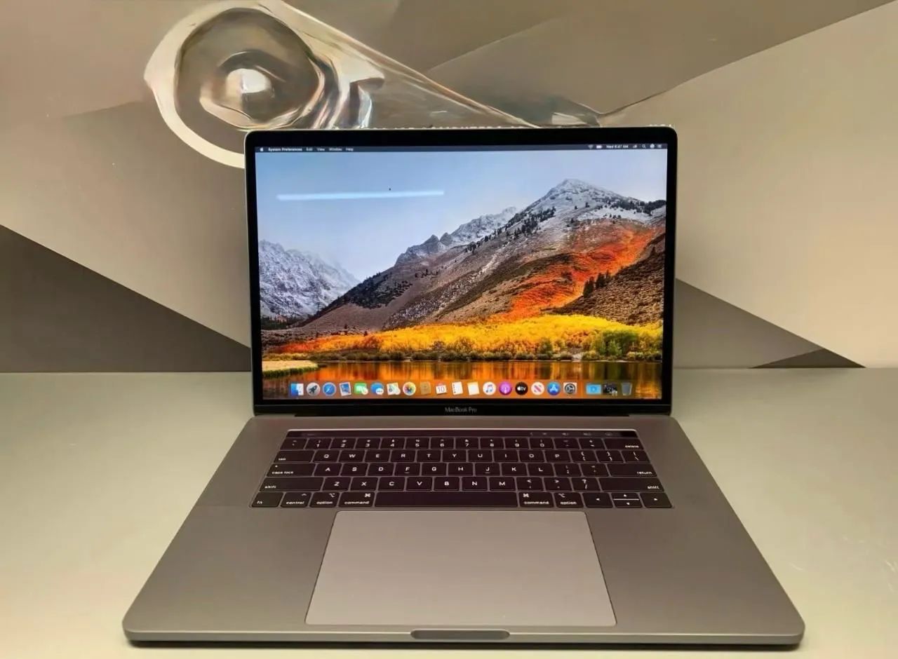 MACBOOK PRO 2019 - CORE i7 - 16gb RAM - 512GB SSD MACBOOK PRO 2019 - CORE i7 - 16gb RAM - 512GB SSD