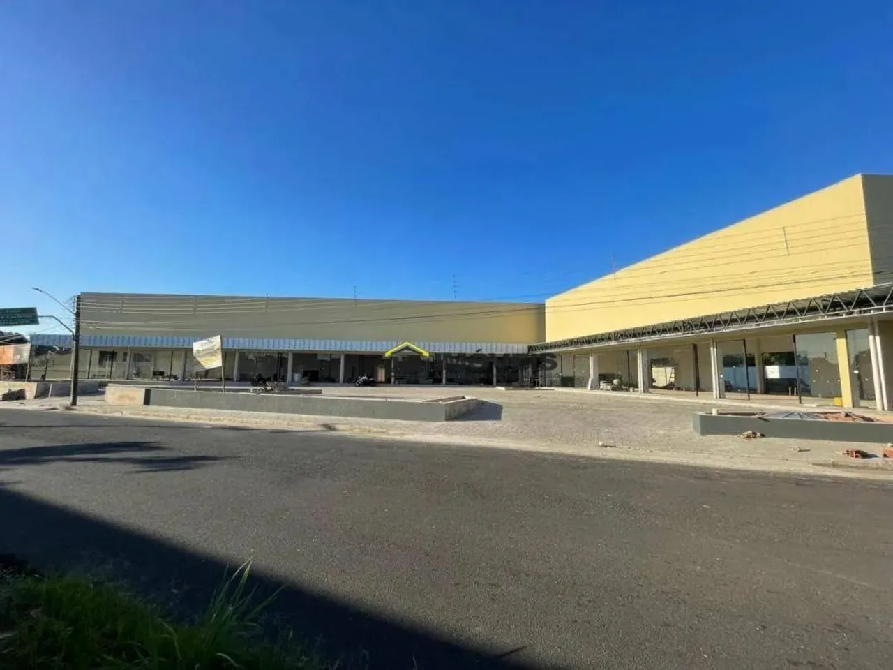 ALUGO SALA COMERCIAL NA ZONA LESTE DE TERESINA-Ininga