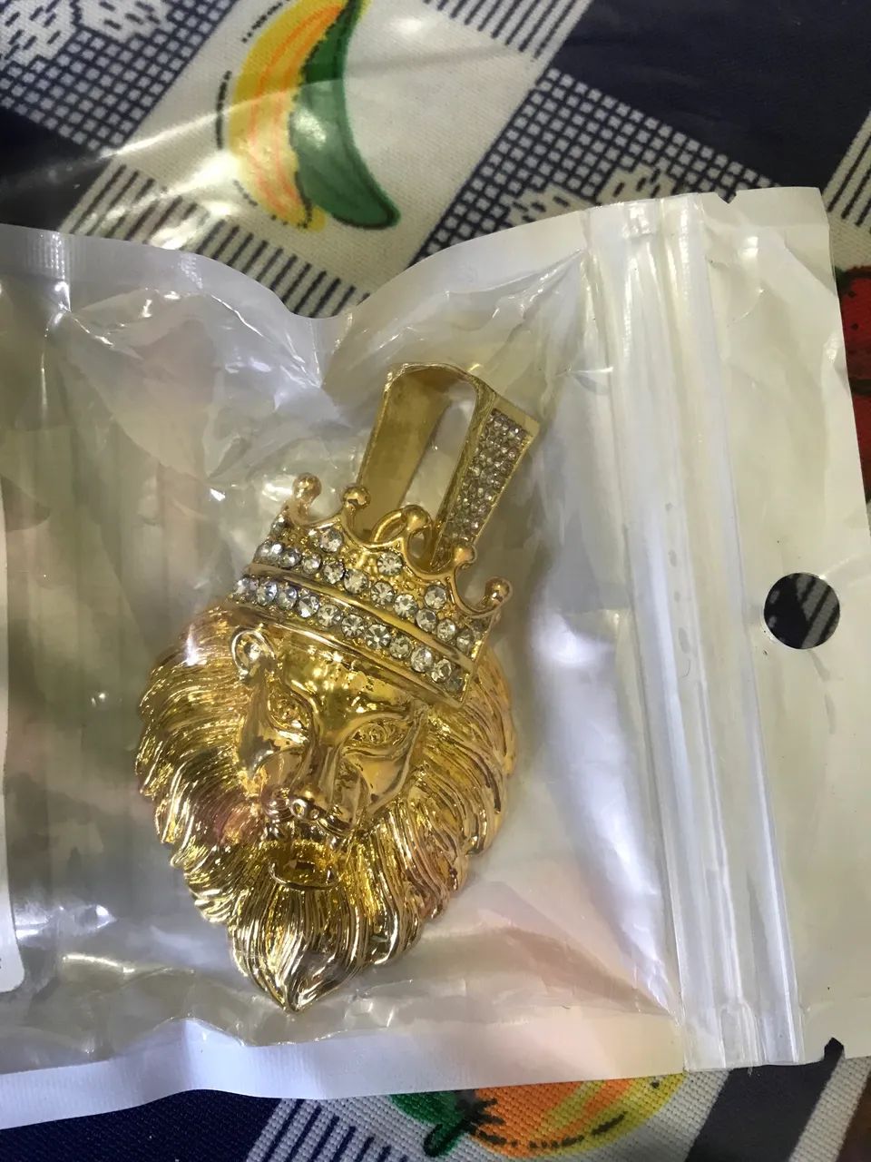 Pingente de Leão Dourado com Coroa e Strass - Imponência e Estilo para Seu Cordão!  - Foto 2