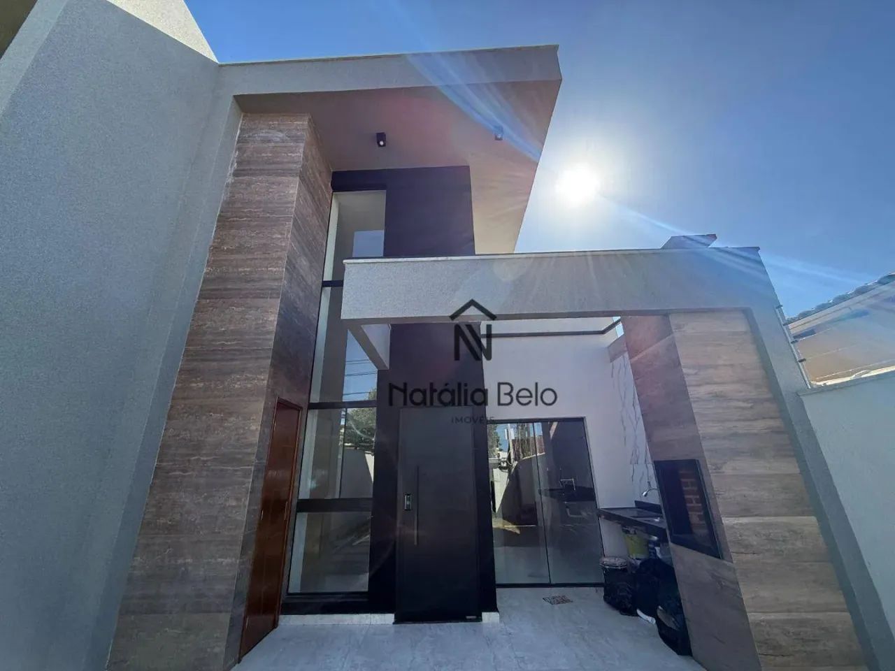 Casa com área gourmet e 03 Suítes no Centro de Rio das Ostras