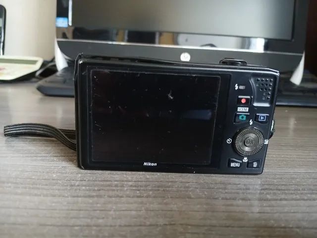 NIKON COOLPIX S8000 BLACK 10X WIDE COMPA 220,00 - Câmeras e
