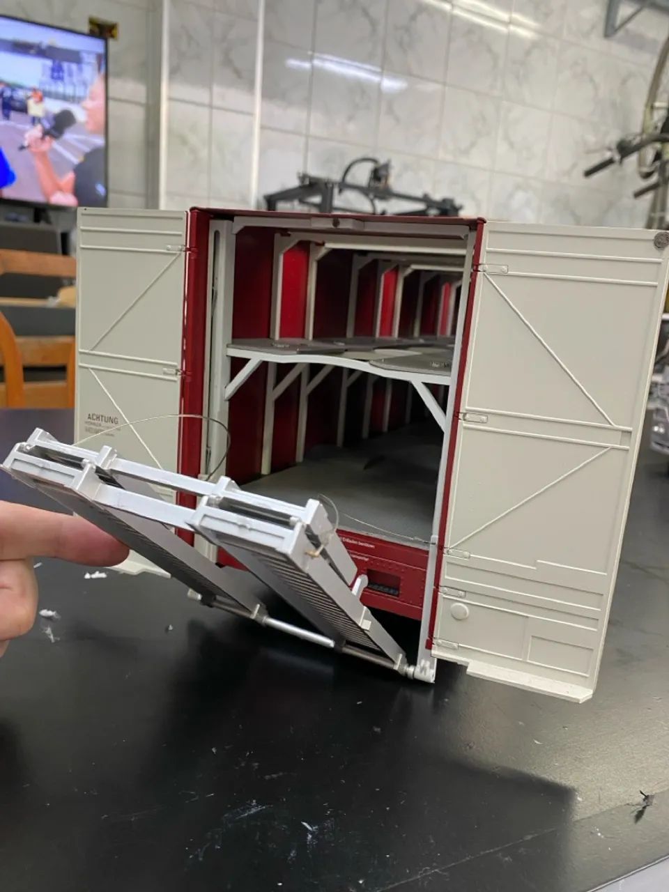Mercedes Benz Porsche  Renntransporter 1/18 - Foto 3