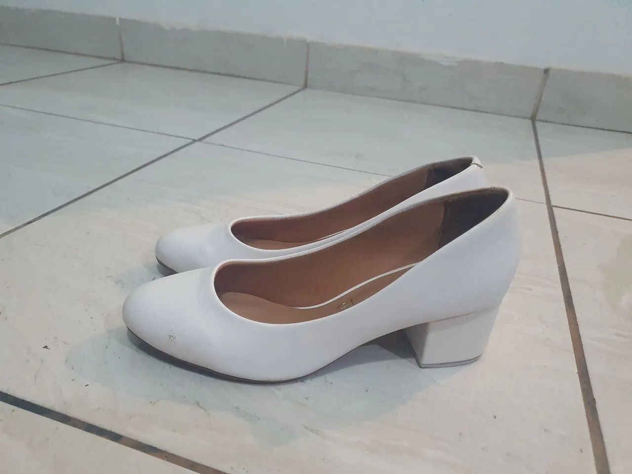 Sapatos brancos femininos n°39 - Foto 5