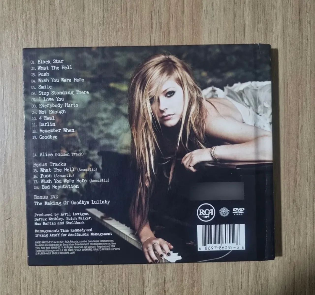 Avril Lavigne - cd + dvd Goodbye Lullaby (Importado) - CDs, DVDs