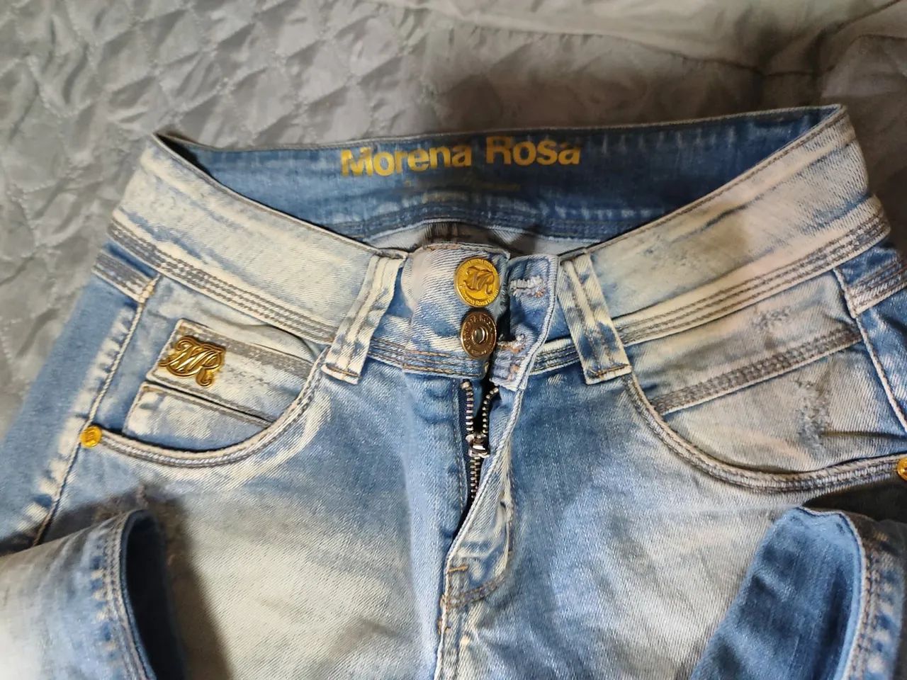 4 Calça Jeans Azul Clara com Detalhes - Foto 3