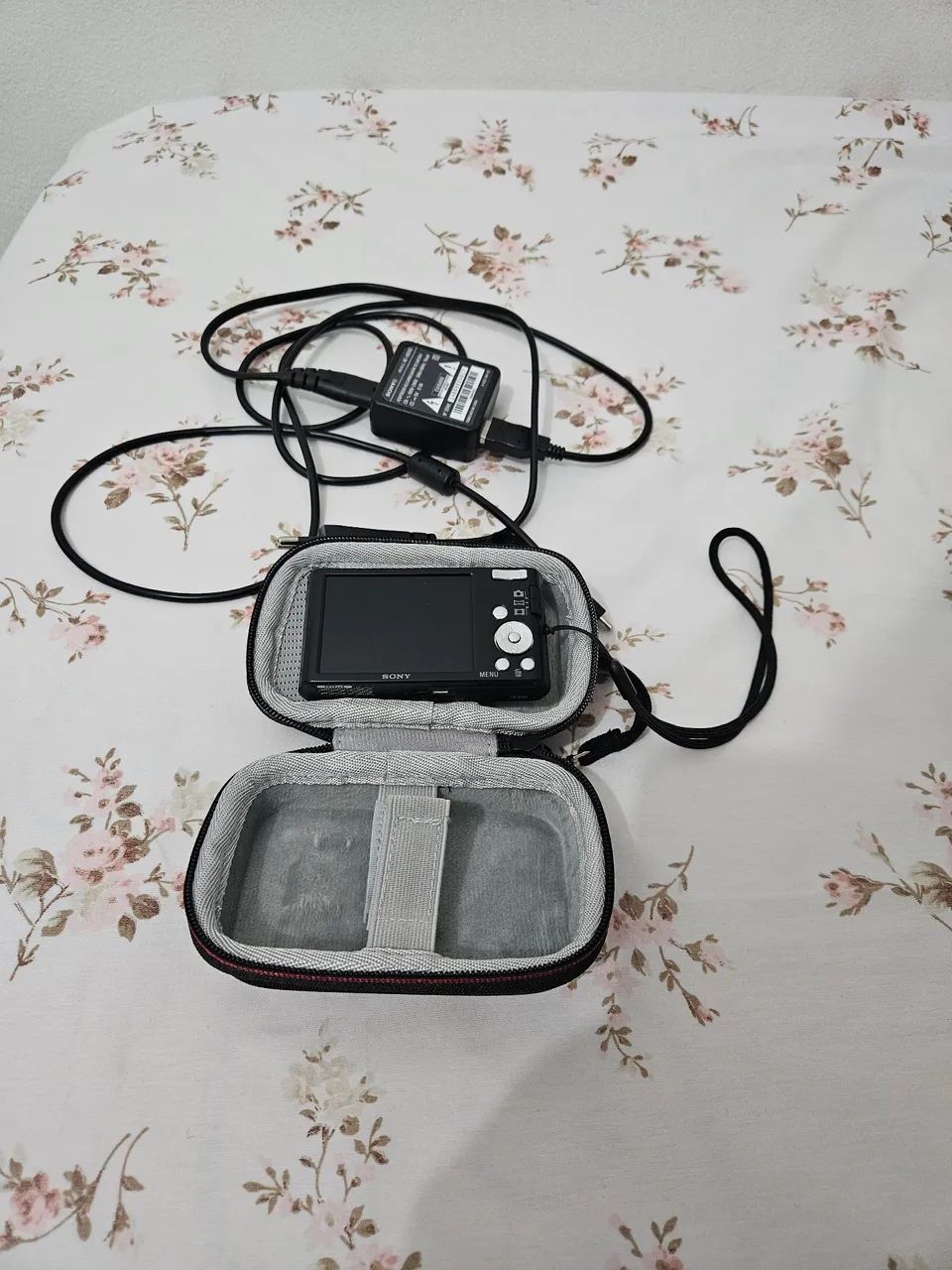 Câmera Digital Sony com Zoom Óptico 8x e 20.1MP - Foto 3