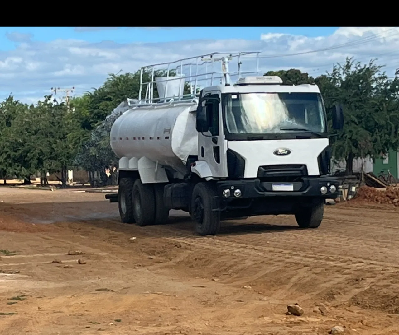 Caminhão Pipa Ford Cargo 3132