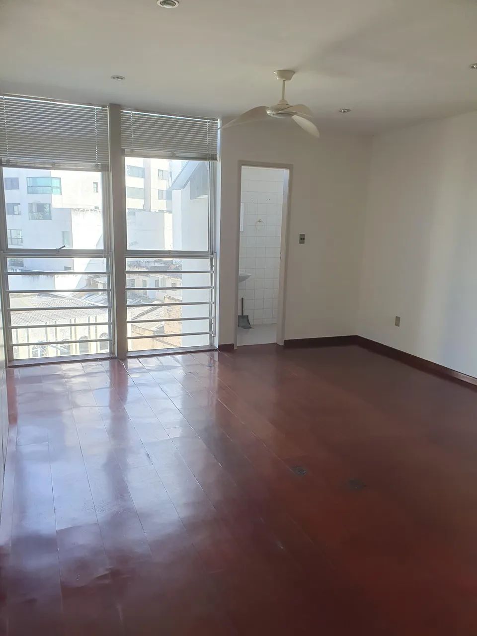 SALA COMERCIAL PRÓXIMO DA AV. DO CONTORNO E AV.  AFONSO PENA - Foto 4