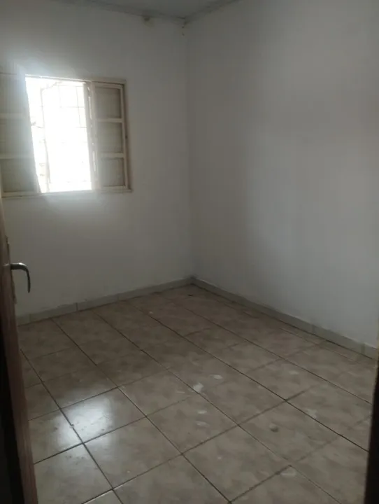 Agio na Quadra 508, casa com 2 quartos, 2 garagens, não exige transferencia