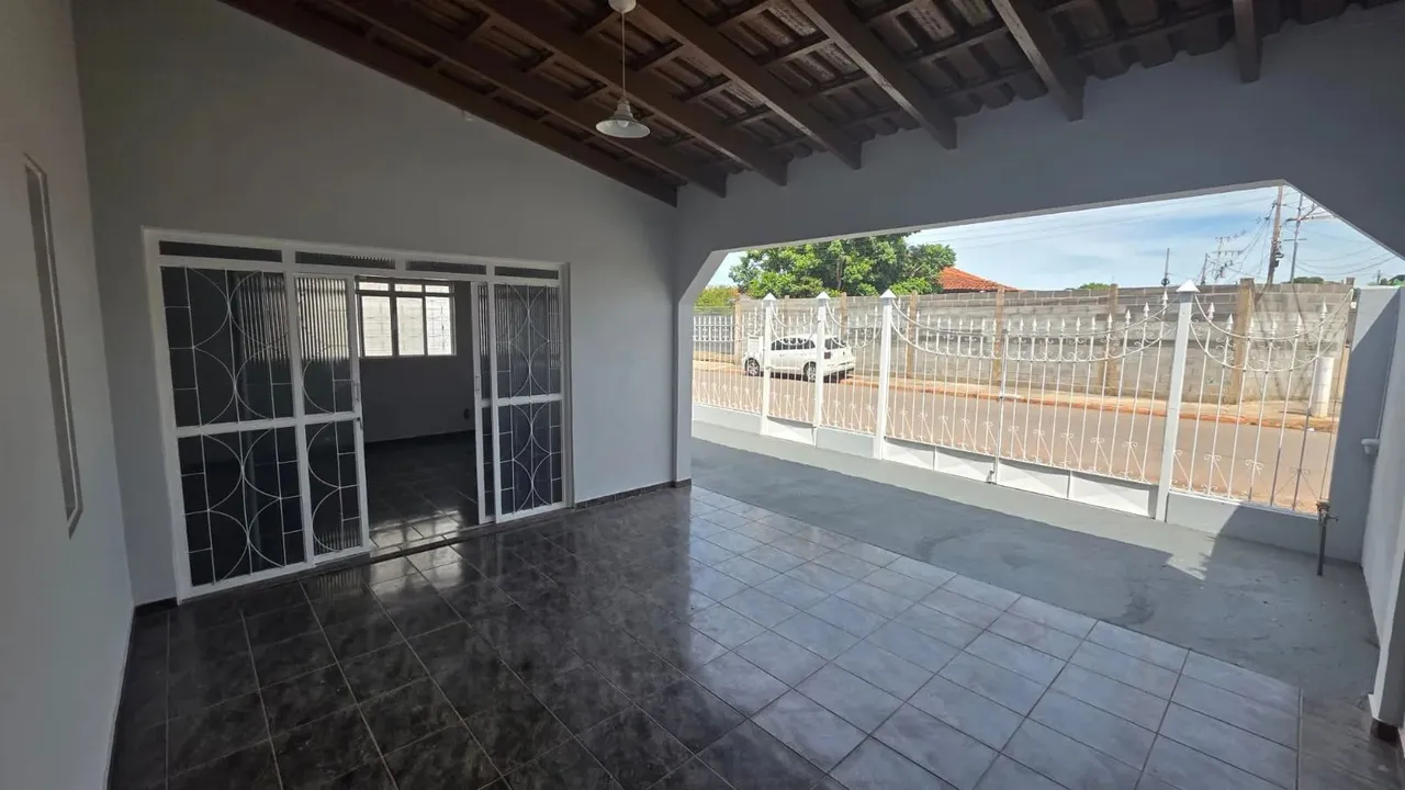 Vendoi Casa 4 Quartos Bairro Canelas Na Rua Veuo de Noiva em Várzea Grande