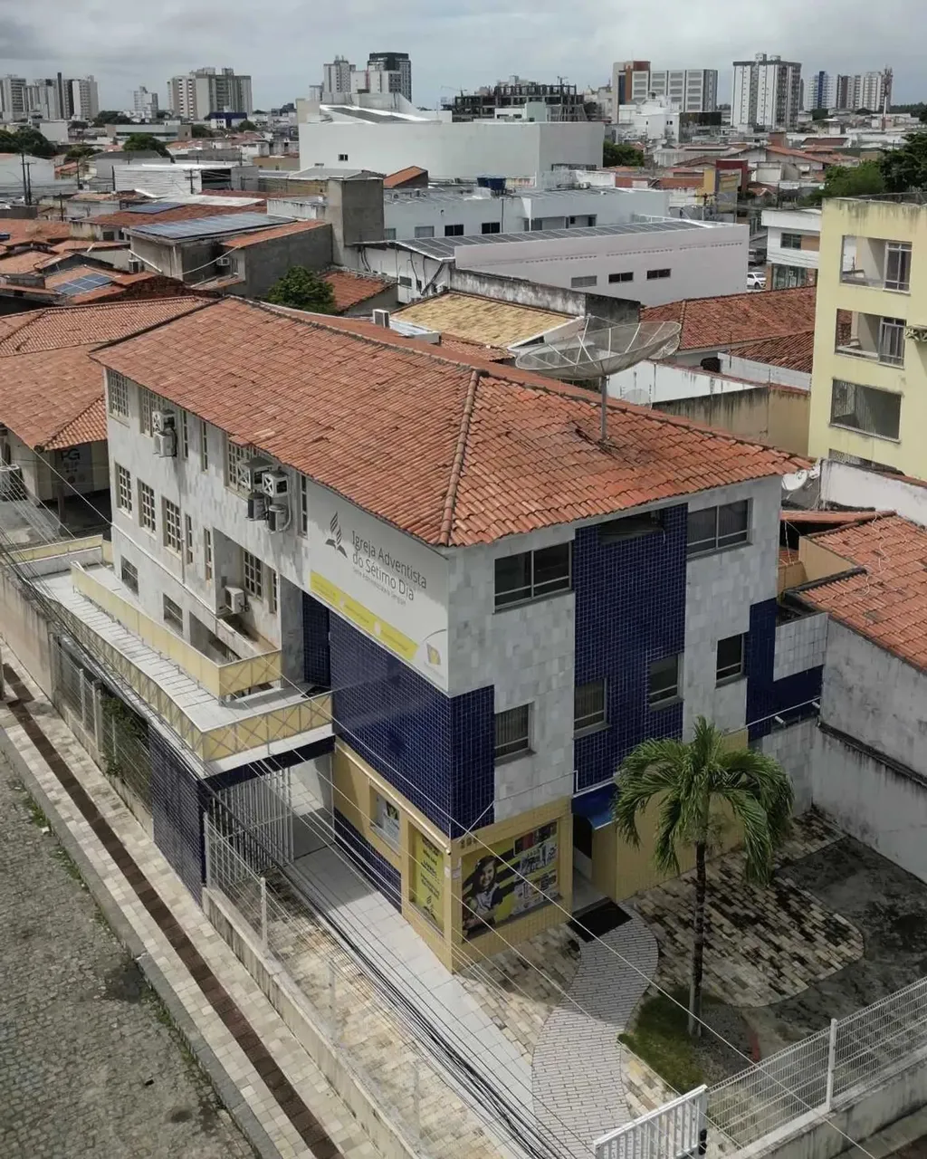 Prédio Comercial no Salgado Filho - Avenida Hermes Fontes