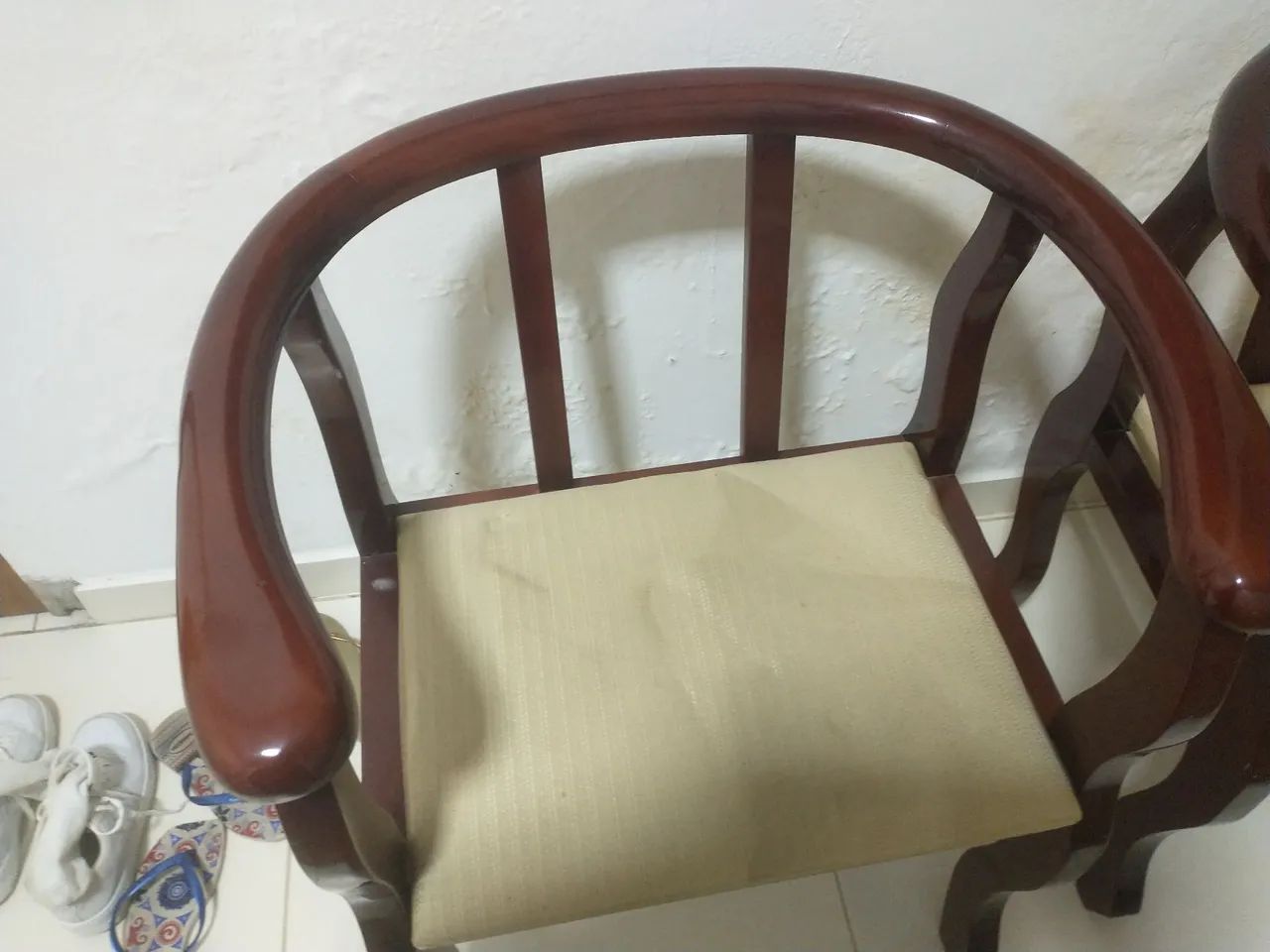 Cadeiras de madeira com design elegante - Foto 5