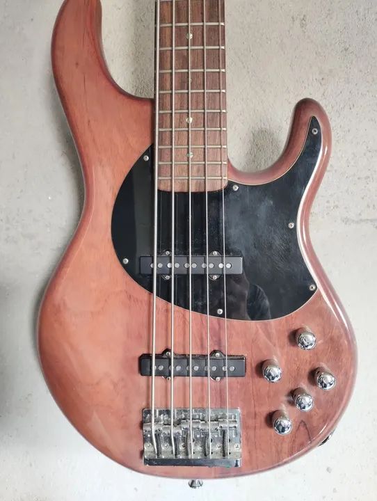 Baixo Tagima Fusion 5 Cordas - Hand Made in Brazil 