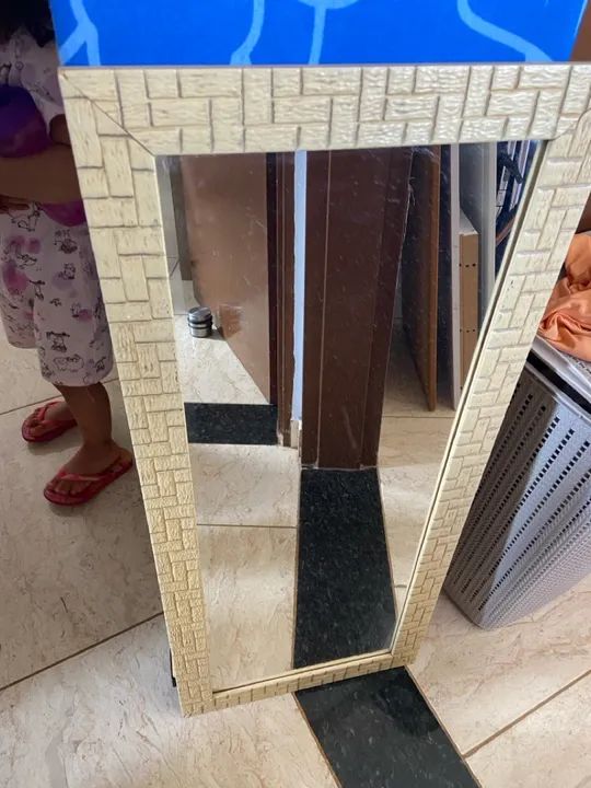 Espelho Decorativo em Madeira