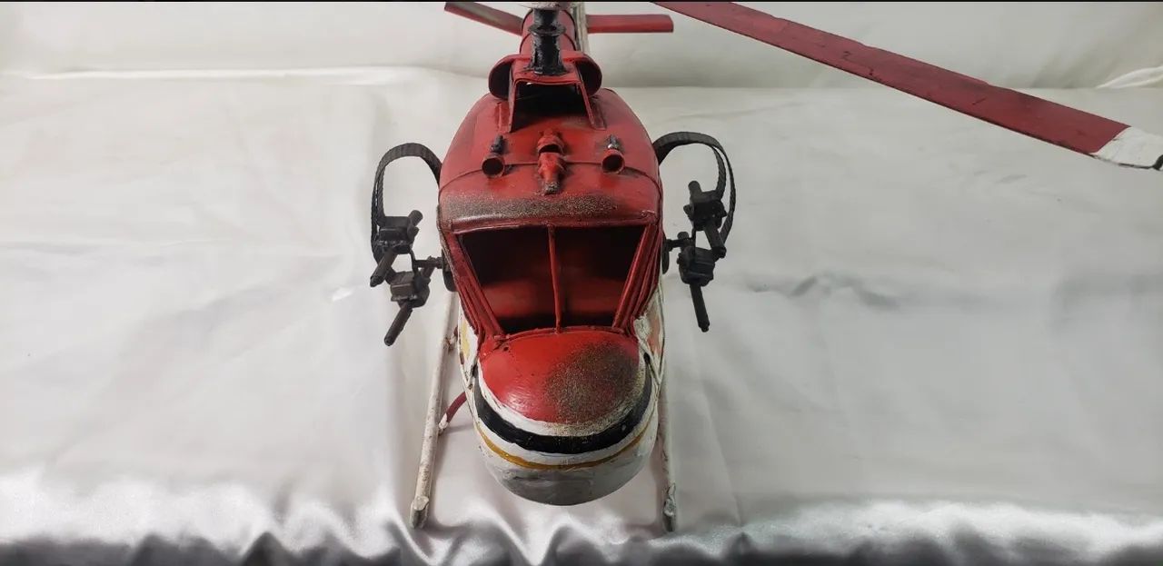 Miniatura Helicóptero Bombeiro Em Lata - Artesanal - Foto 2
