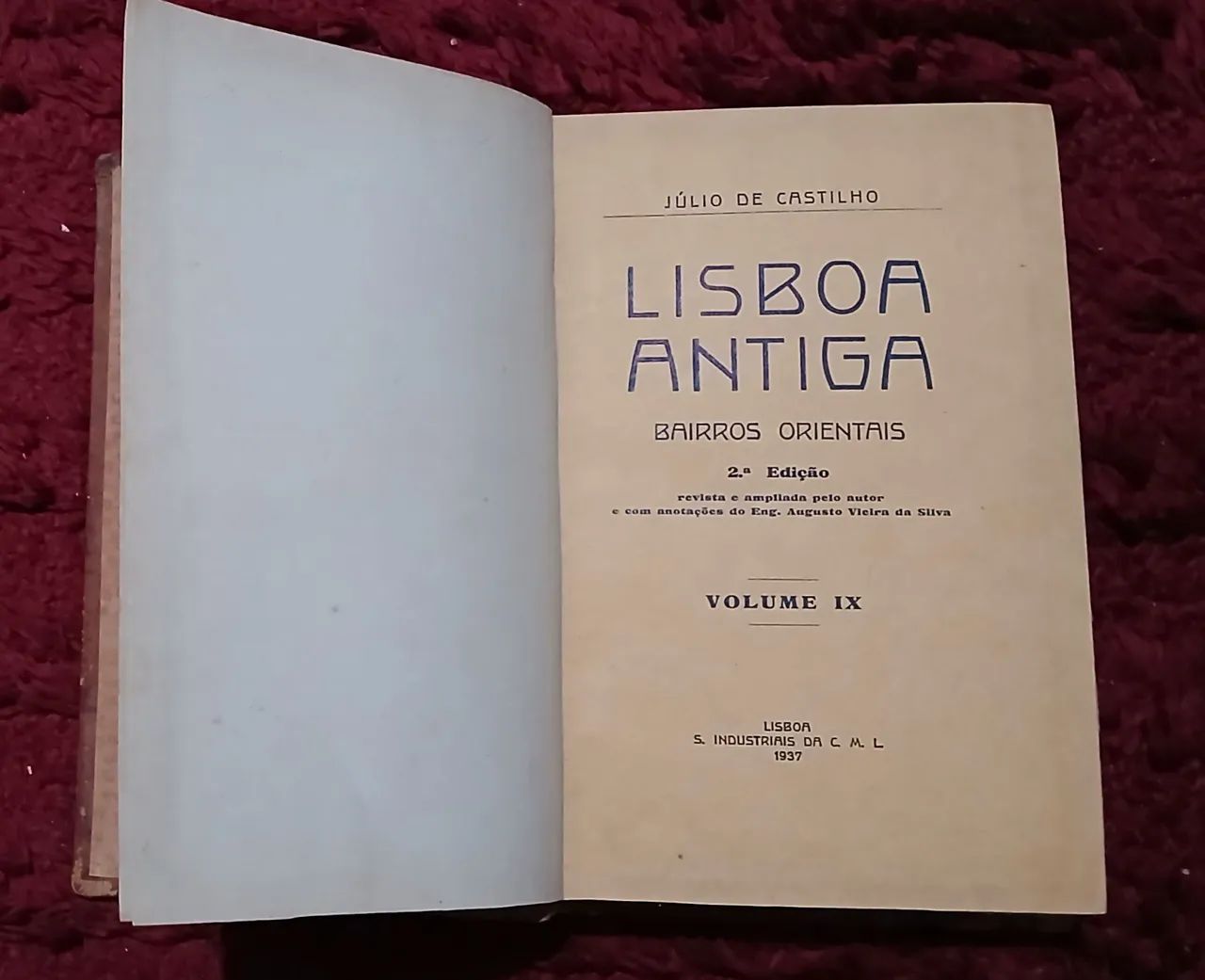 Livro lisboa antiga.