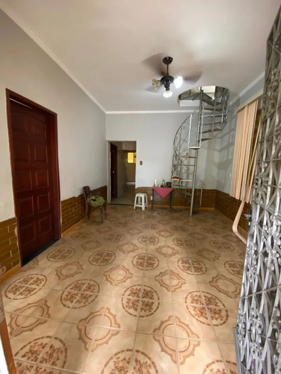 Ótima casa, 2 andares, com piscina - Foto 2