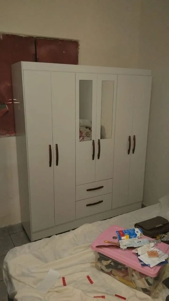 Guarda-Roupa Branco com Espelho