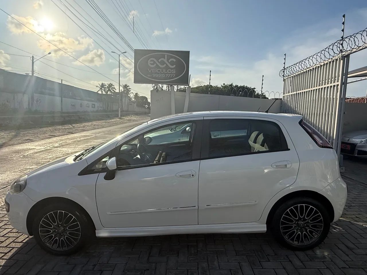 Fiat Punto Sporting 2013 único dono - Foto 3