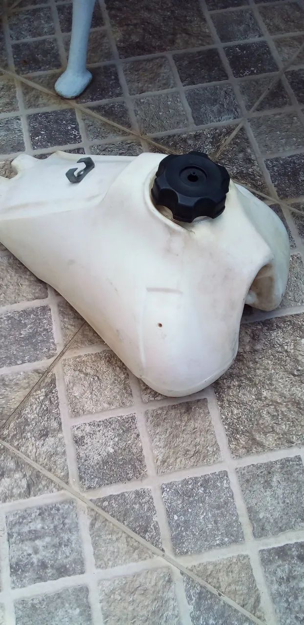 Tanque de plástico pra moto de trilha  - Foto 2