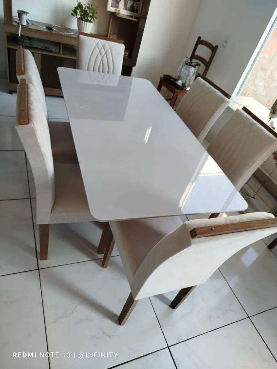 Mesa de Jantar com Tampo de Vidro e 6 Cadeiras Jade - Foto 2