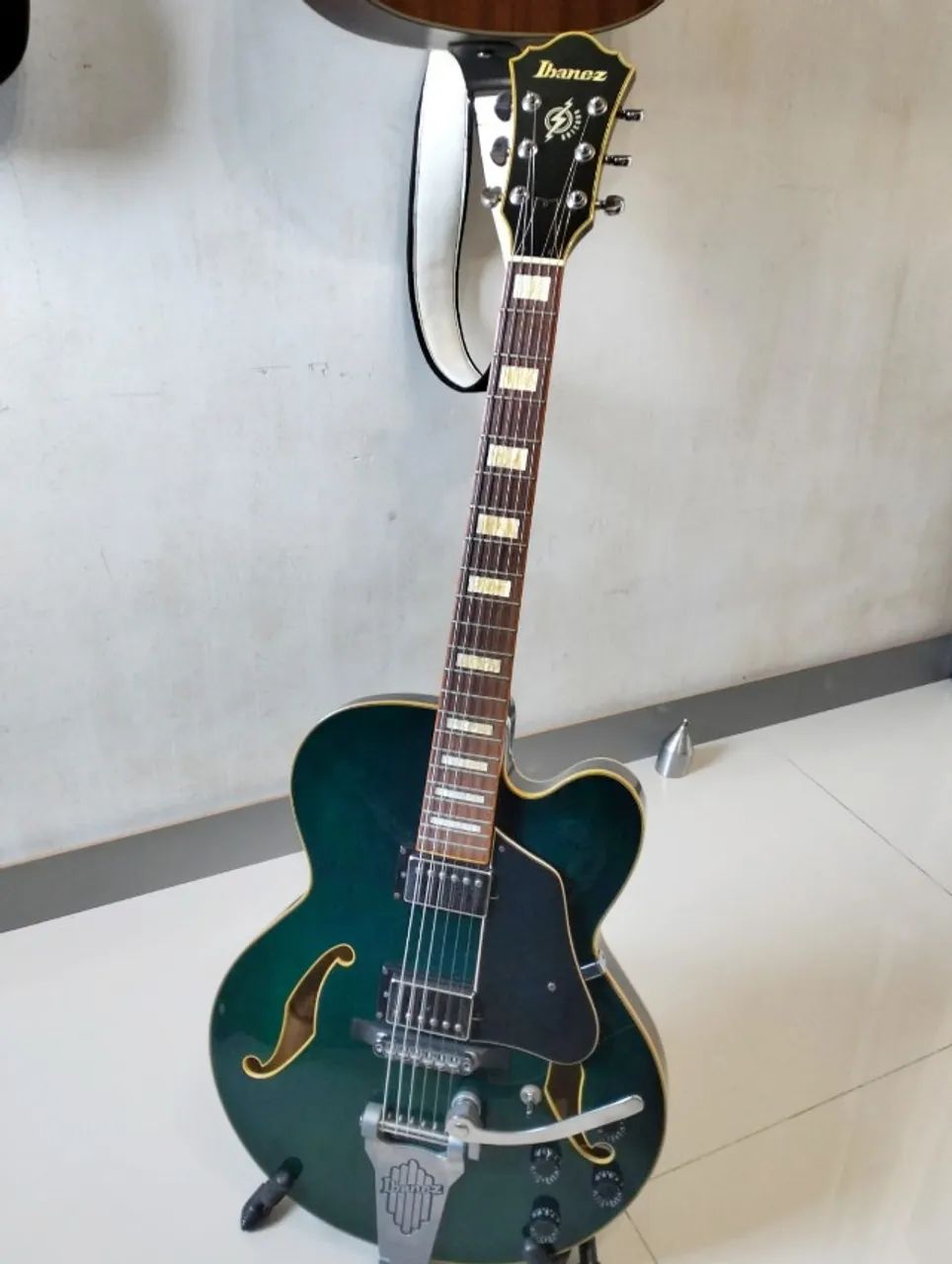 Ibandez AFS75T フルアコギター Guitarra Ibanez AFS75T TRD Artcore - Casa da Música