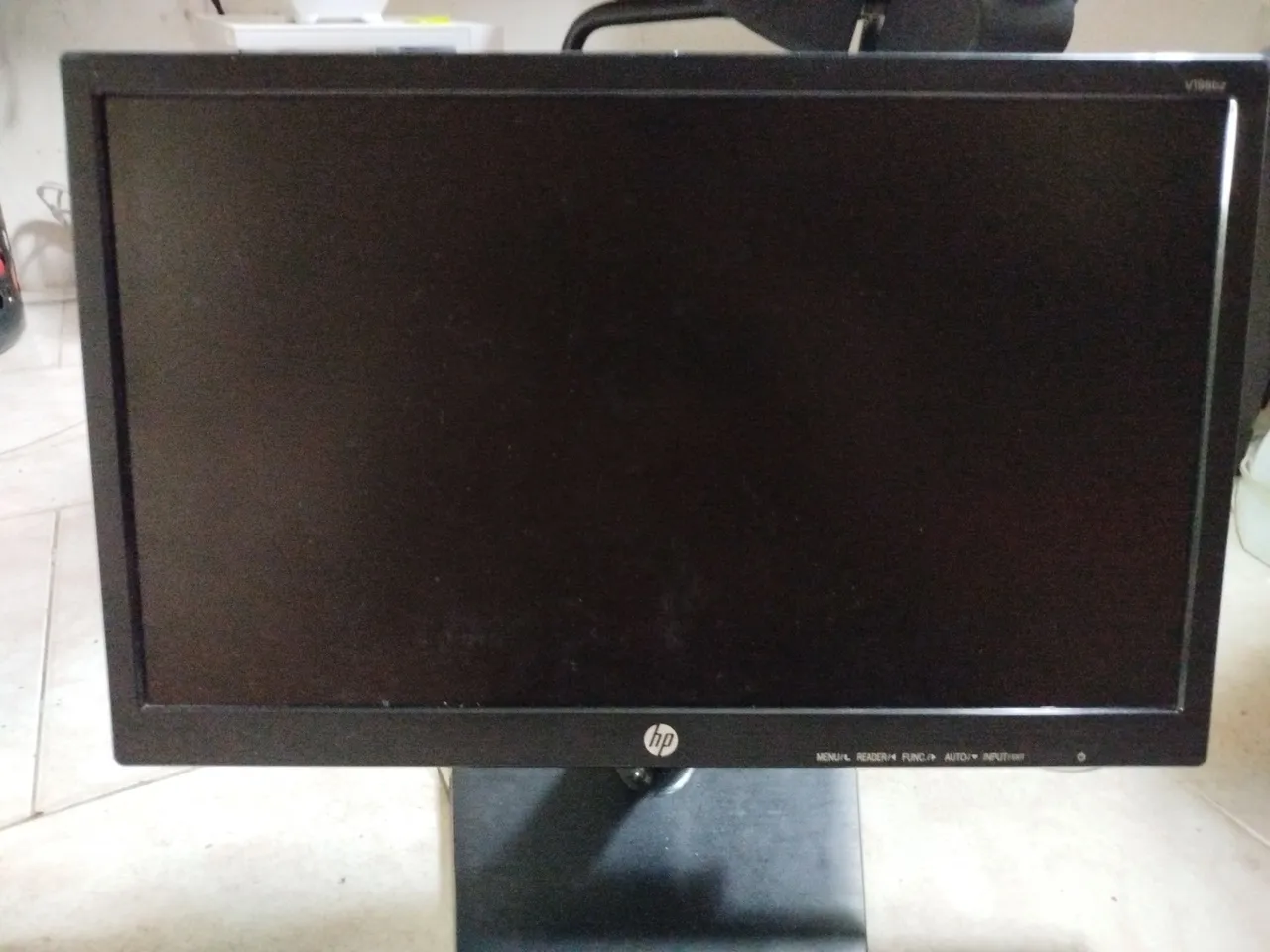 Monitor HP 19 polegadas já vem com afiação