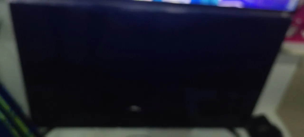 Vendo tv pra tirar peças