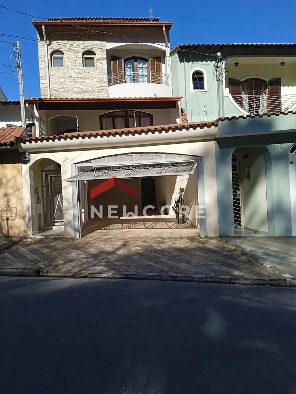 Sobrado em Rua Aracanga - Parque Jaçatuba - Santo André/SP