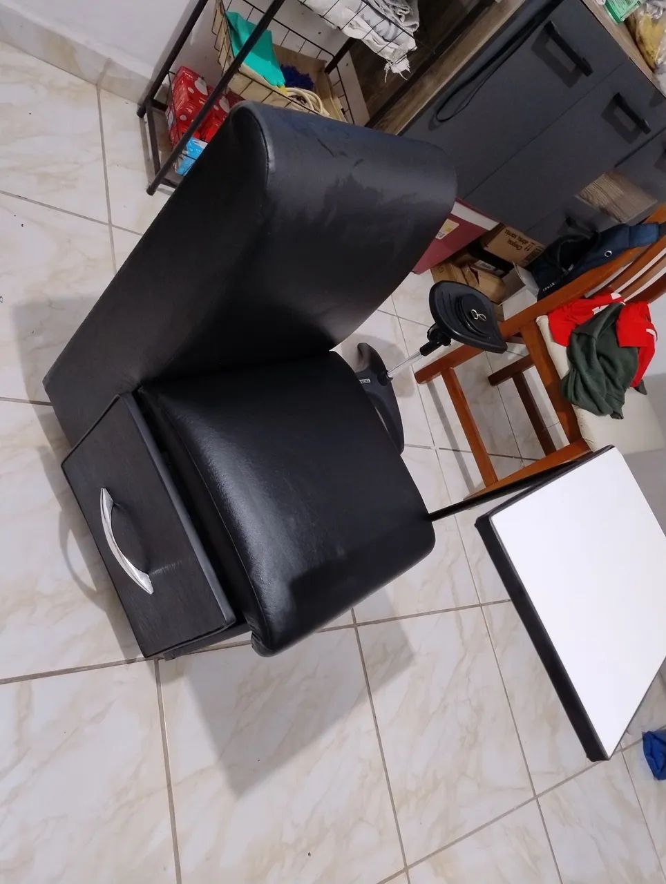 Cadeira de Escritório Preta com Gaveta - Foto 2