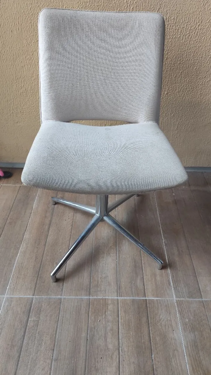 Cadeira de Escritório Moderna - Design Elegante