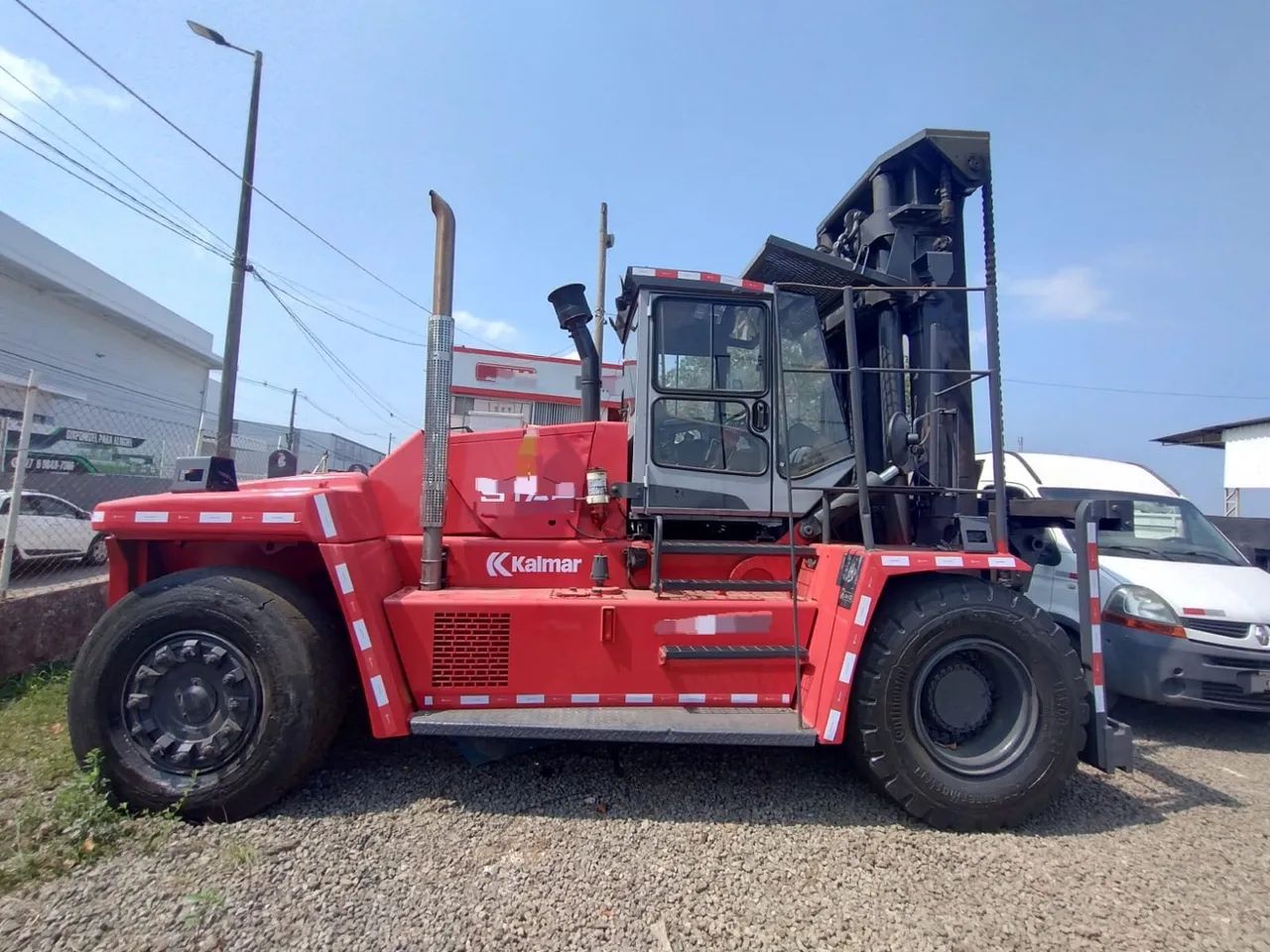 Empilhadeira Kalmar 20 Ton - Cabinada | Diesel | Ano 2015
