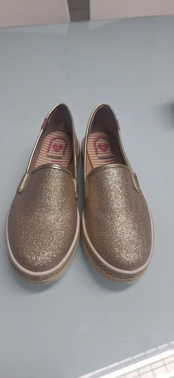 Sapatilha infantil glitter dourada - Foto 3
