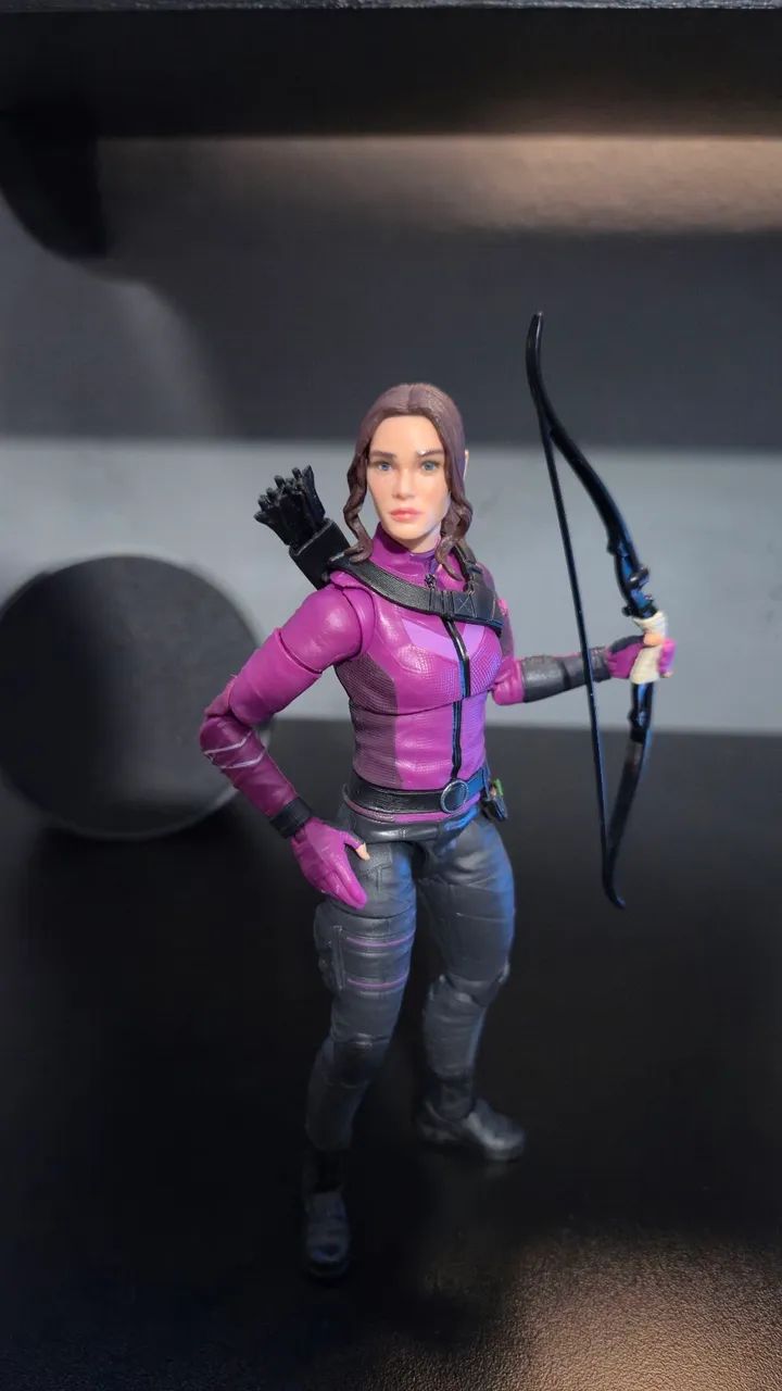 Figura de ação Kate Bishop - Marvel Legends