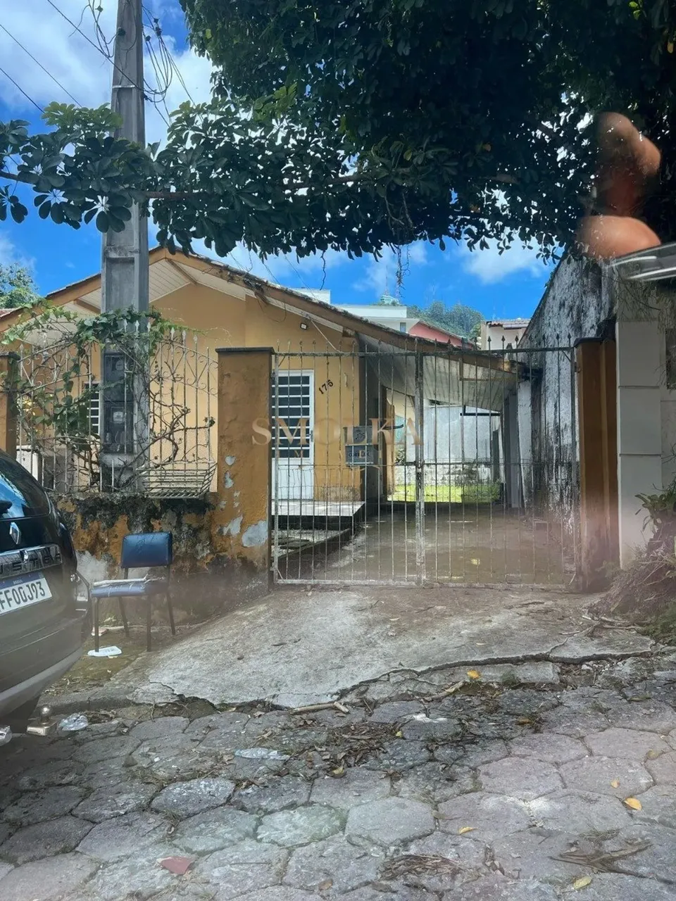 Terreno com 2 casas perto da UFSC