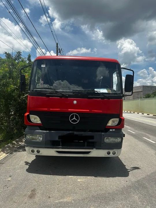 Caminhão Mercedes Benz Atego 1718