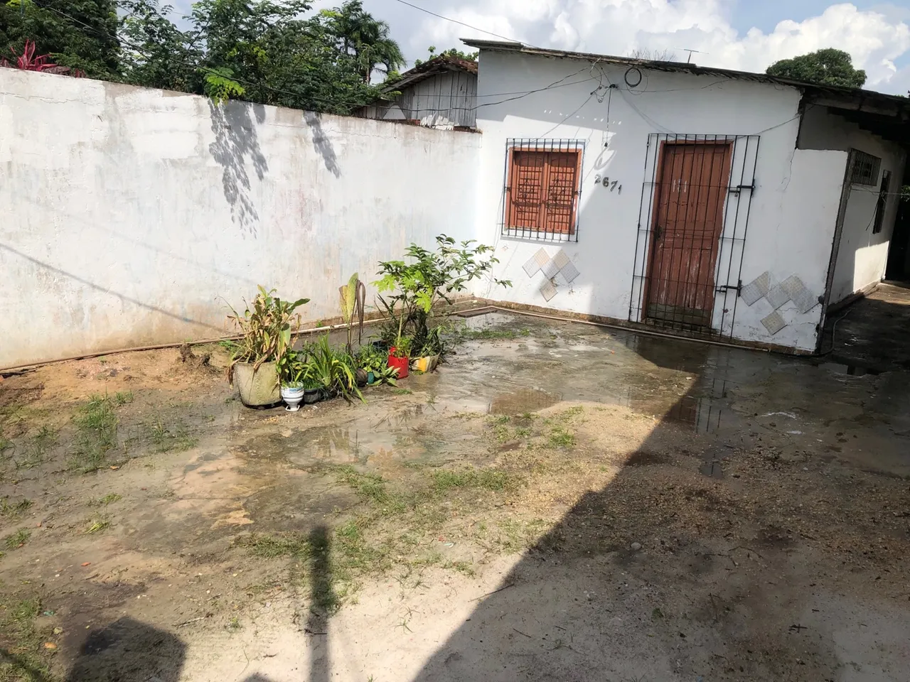VENDO CASA COM KITNETS EM OUTEIRO